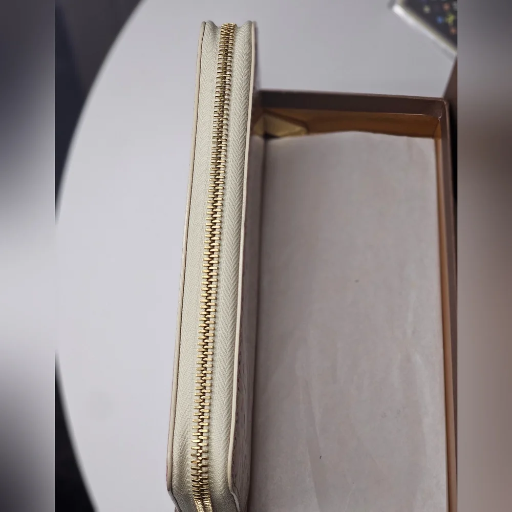 Louis Vuitton Ltd Edition Monogram Vernis Cheetah Print Zippy Wallet! - Picture 7 of 16